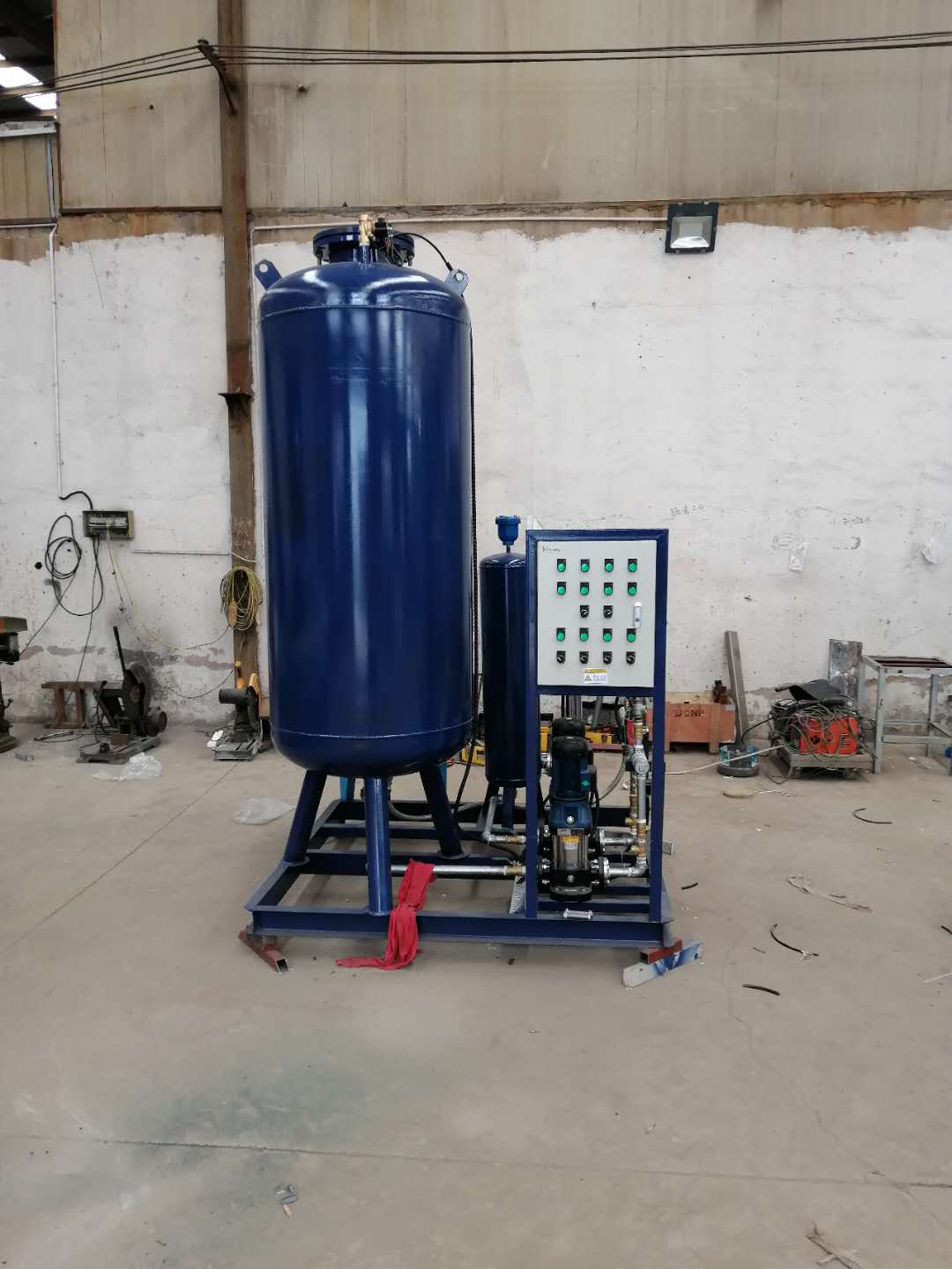 ����յ�ѹ���㶨ϵͳ